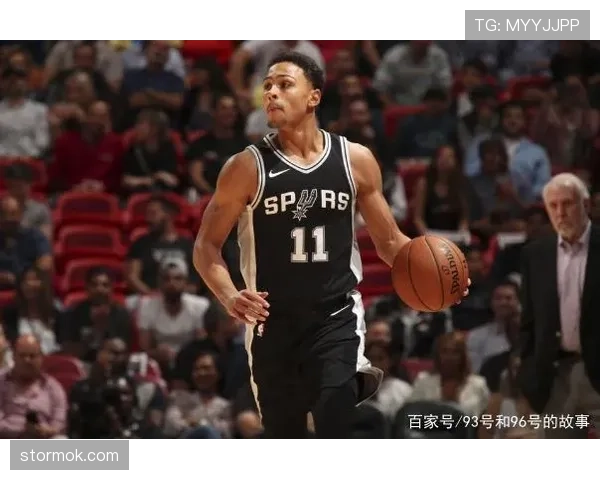 米尔斯无球跑动牵制防守，三分效率领跑替补席